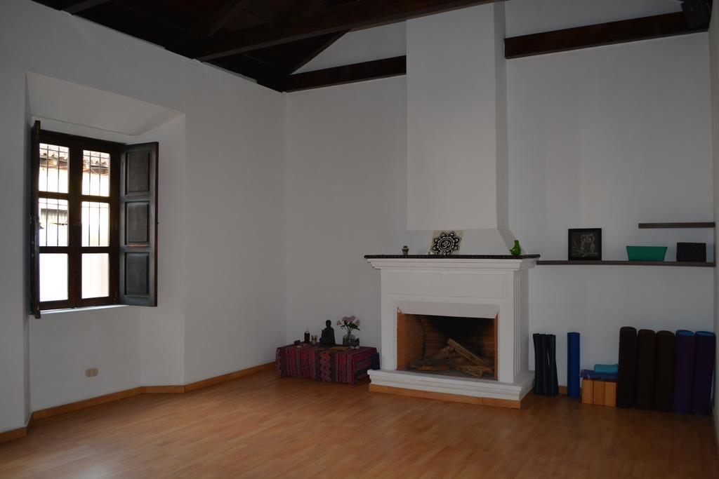 Luna Maya Hostel & Wellness Antigua Екстериор снимка